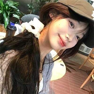 黄昏时分、牵着手